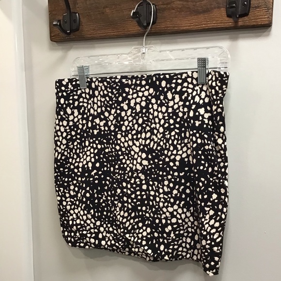 H&M Stretch Micro Mini Skirt Size Medium - Picture 3 of 8